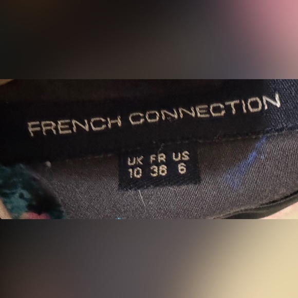 French Connection "Lolo" Stretch
Sheath Dress size 6 - Picture 4 of 4